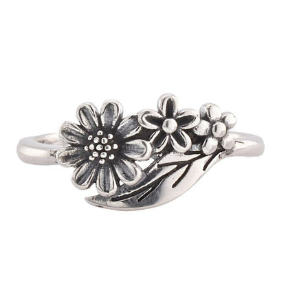 R2057 Flower Ring - Selah925.com